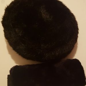 Women's Black Faux Fur Hat Set